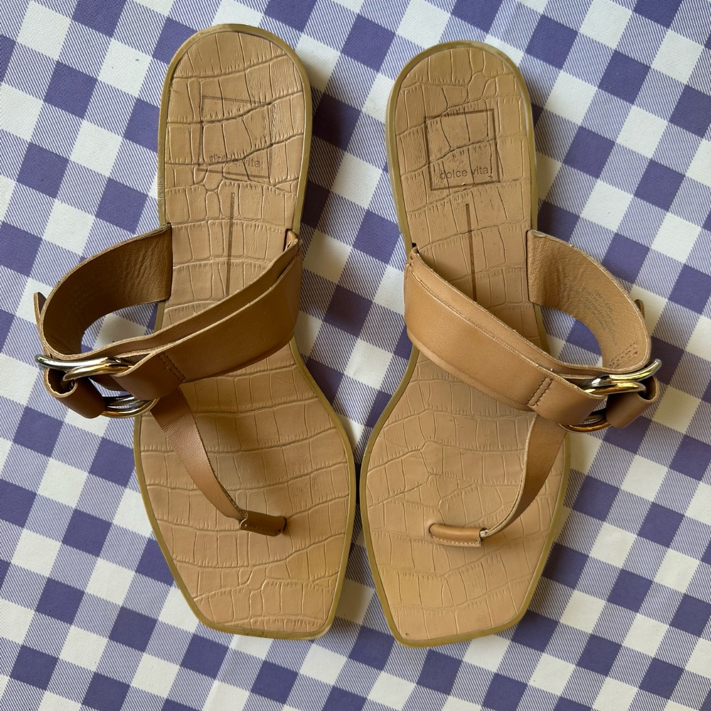 Dolce Vita Ilene Leather Thong Sandal
